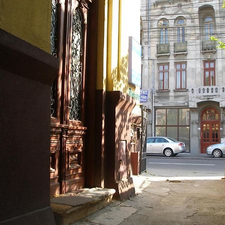Kretan Hostel ブカレスト エクステリア 写真