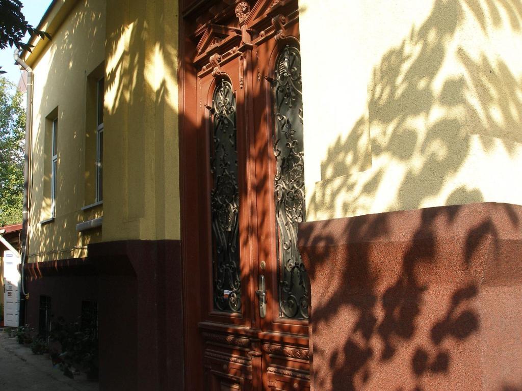 Kretan Hostel ブカレスト エクステリア 写真