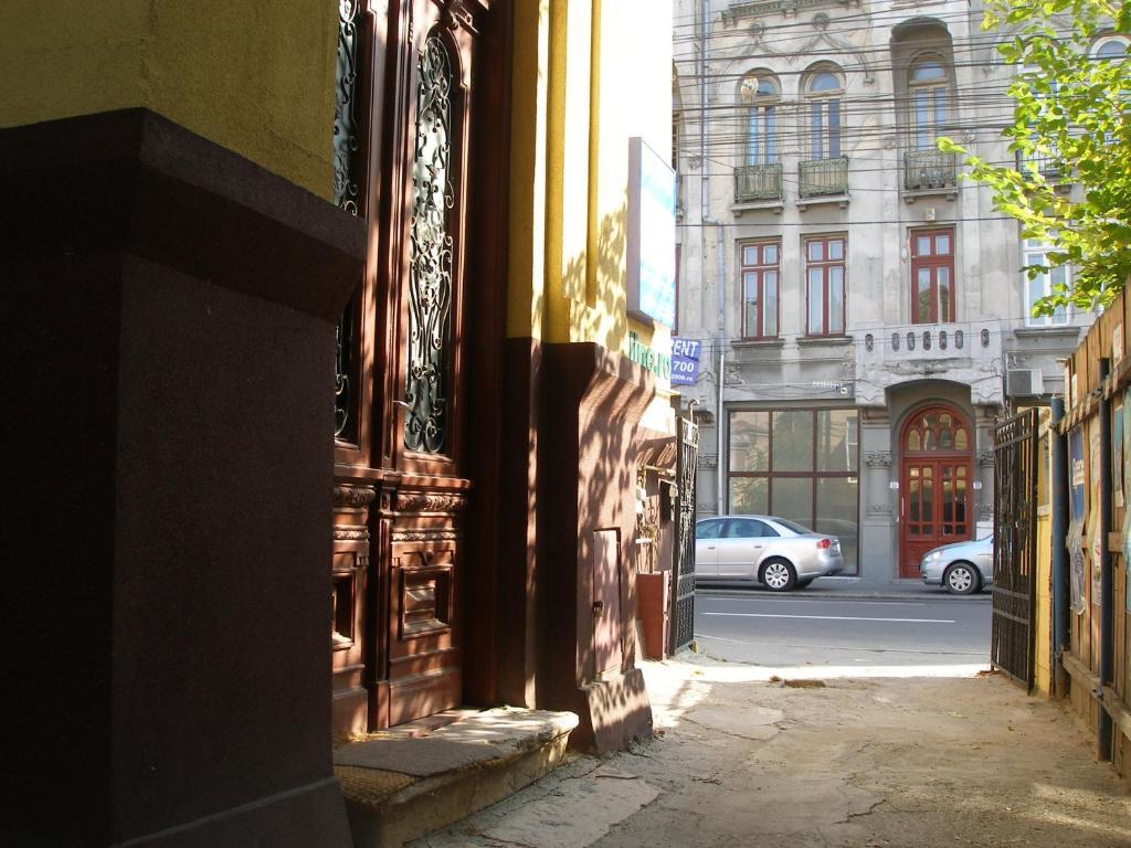 Kretan Hostel ブカレスト エクステリア 写真
