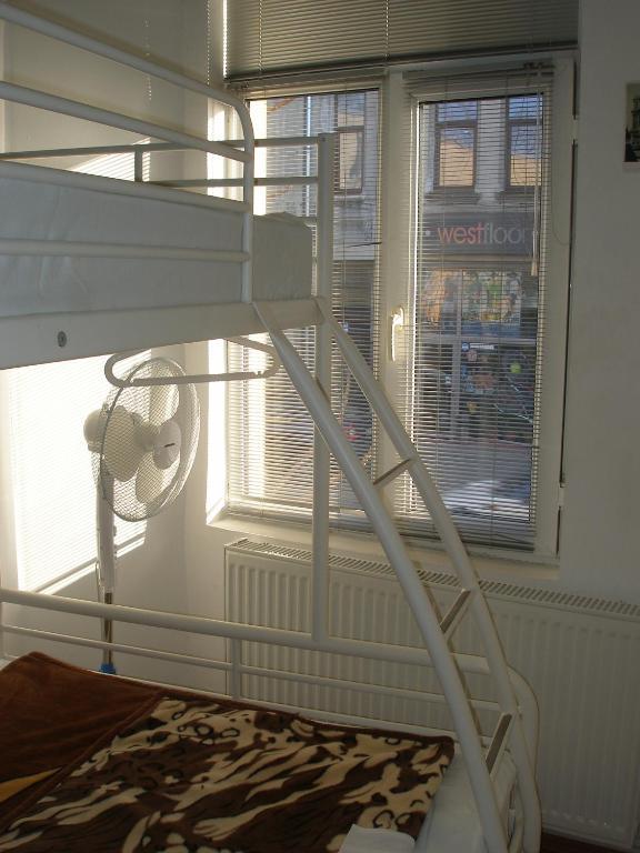 Kretan Hostel ブカレスト エクステリア 写真